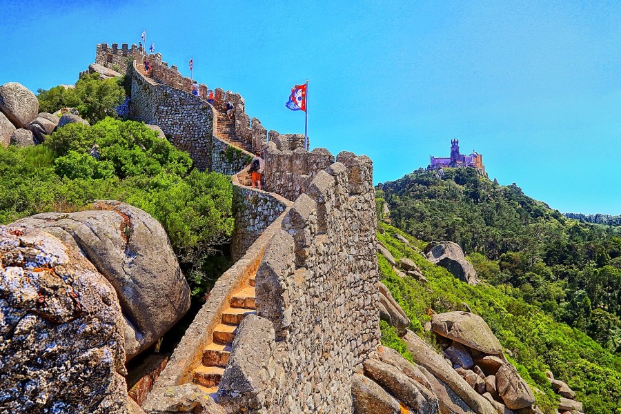 AS INFLUÊNCIAS DO ÁRABE NA LÍNGUA PORTUGUESA E LOCAIS PORTUGUESES COM NOMES  ÁRABES