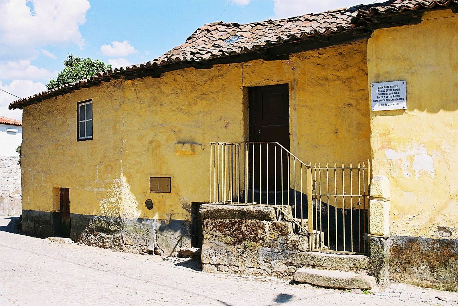 Casa em Lebução onde nasceu Cândido Sotto Mayor
