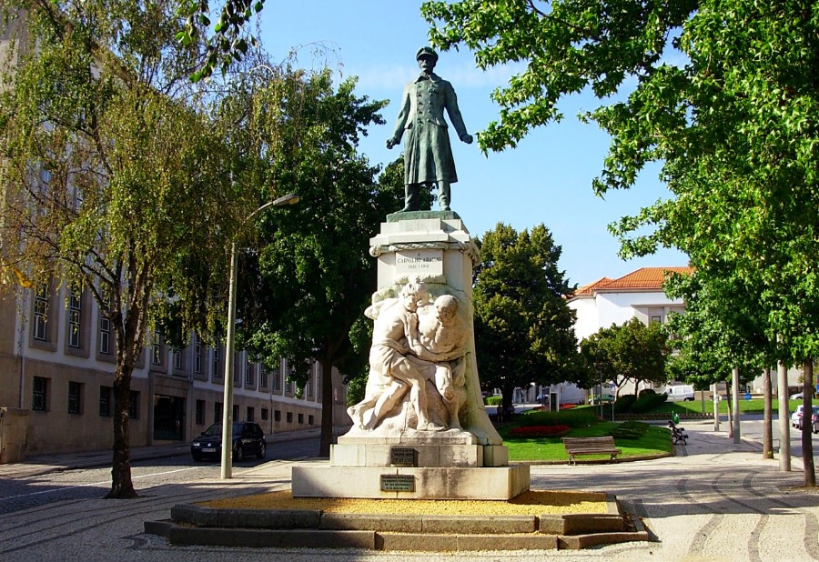 Estátua de Carvalho Araújo, em Vila Real