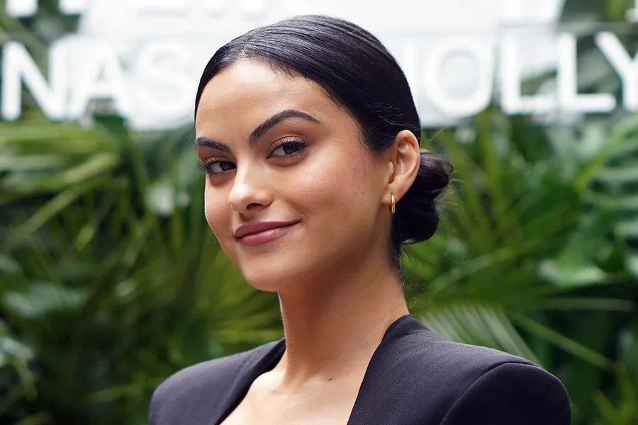 Camila Mendes