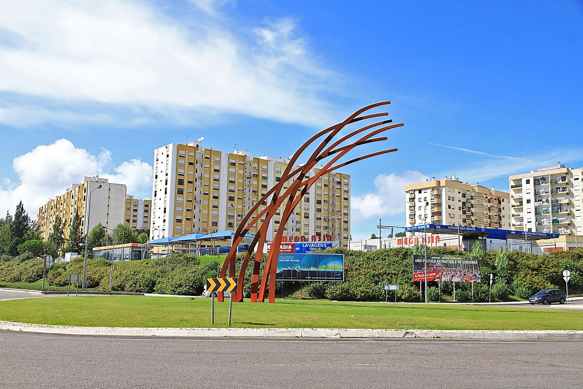 Rotunda dos cabelos ao vento - Setúbal