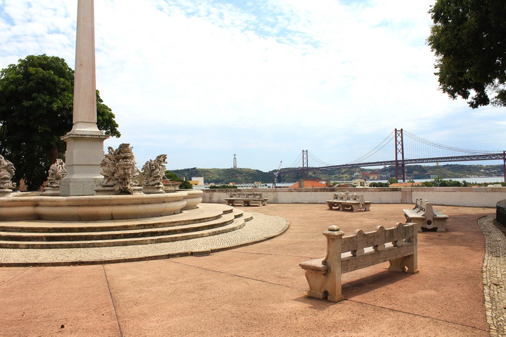 Miradouro do Largo das Necessidades