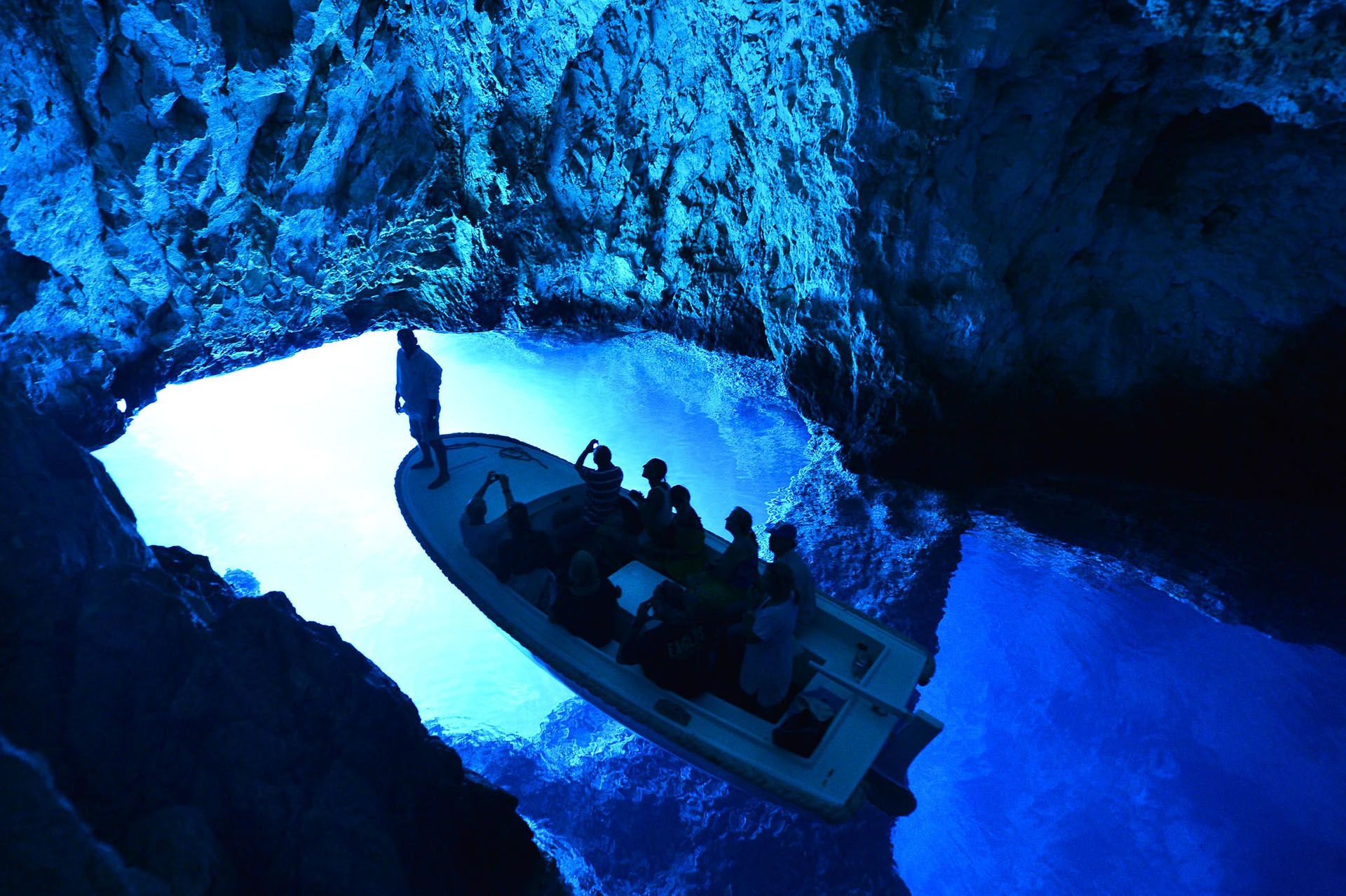 Caverna Azul de Bisevo