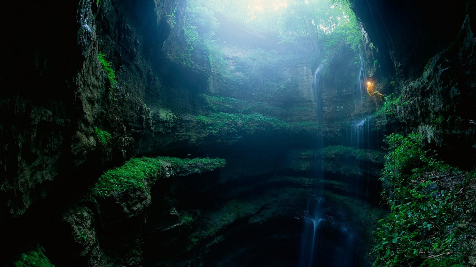 Cave of the Swallows – Aquismon, México