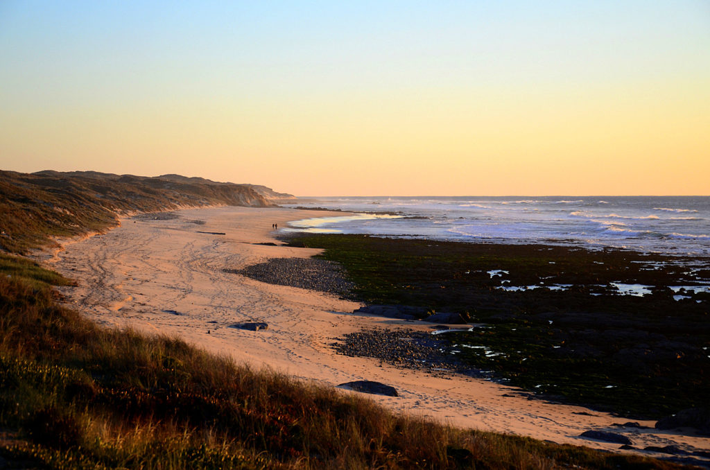 Praia dos Aivados