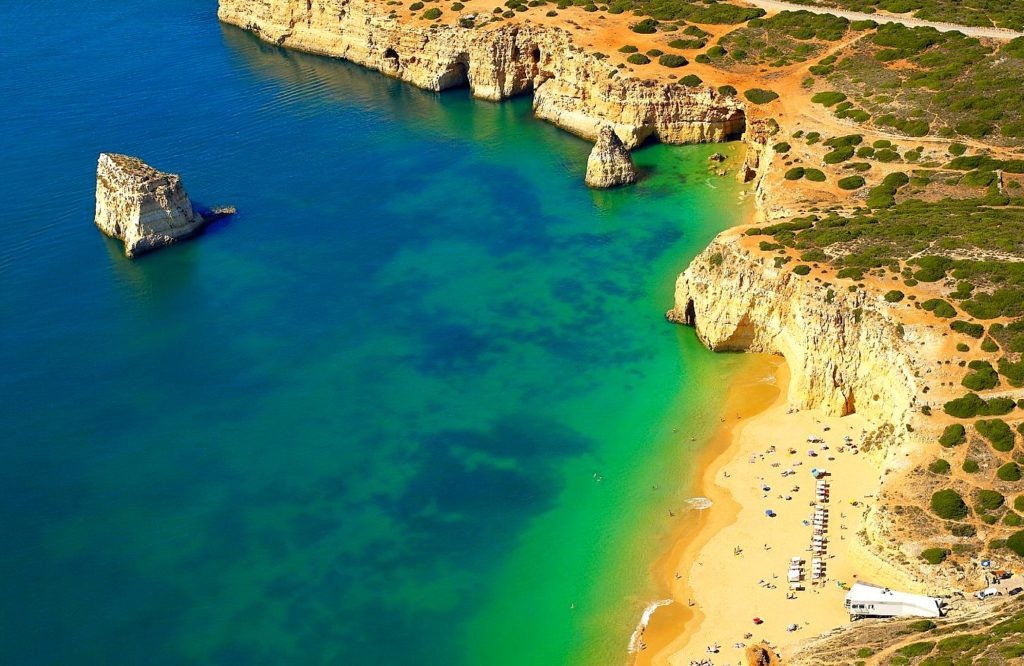 Praia dos Caneiros