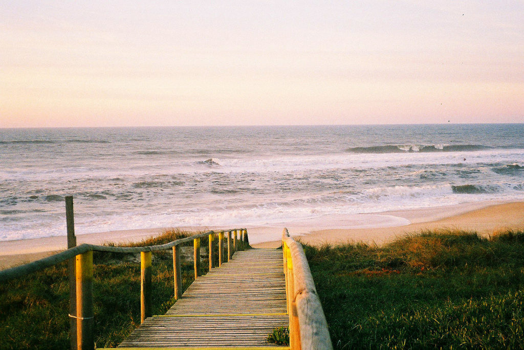 Praia das Pedras Negras