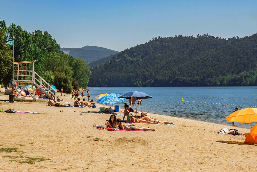 Praia Fluvial de Melres