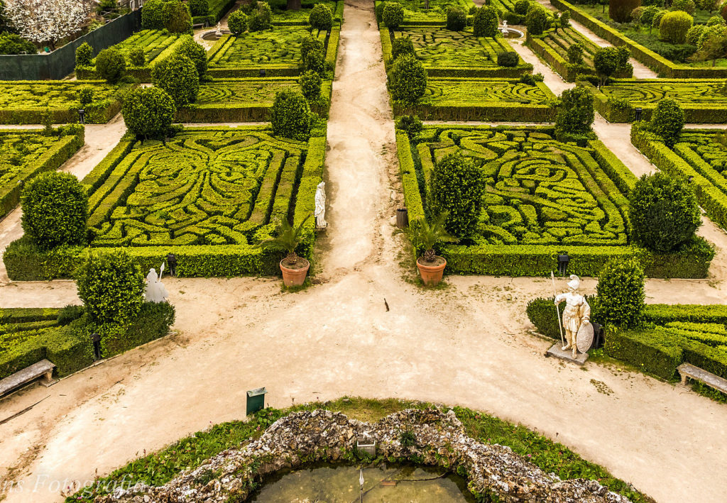 Jardim da Cascata da Quinta Real de Caxias
