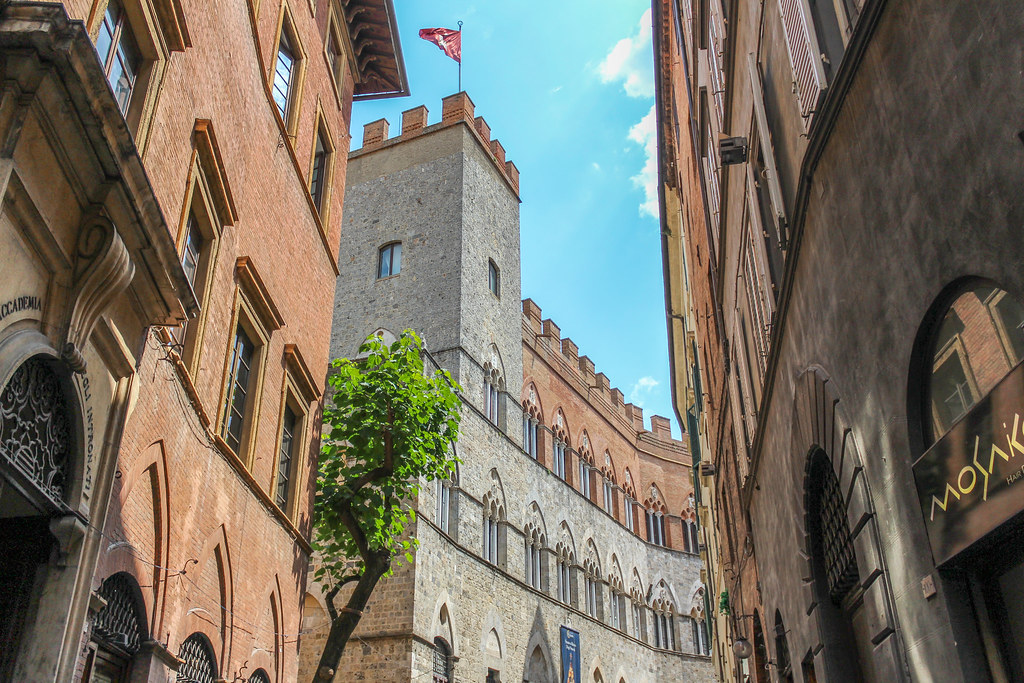 Palazzo Chigi-Saracini