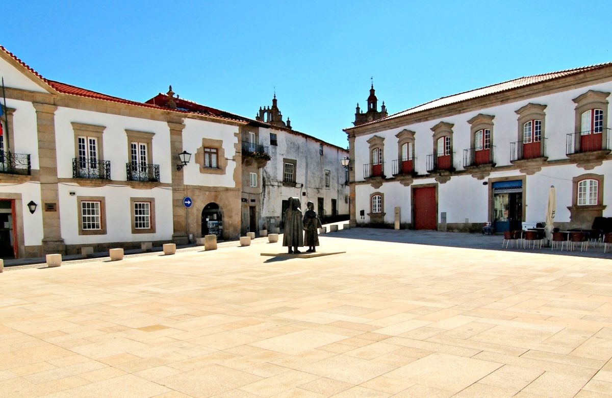 Plaza D. João III