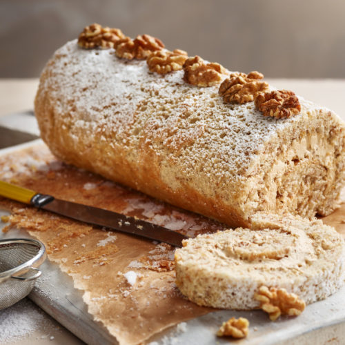 Torta de laranja com frutos secos