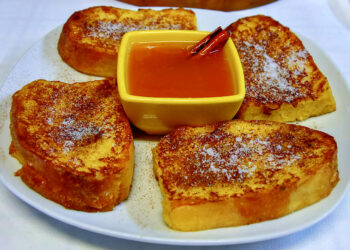 Rabanadas com calda de laranja