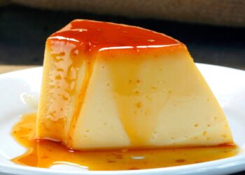 Pudim de pão com leite condensado