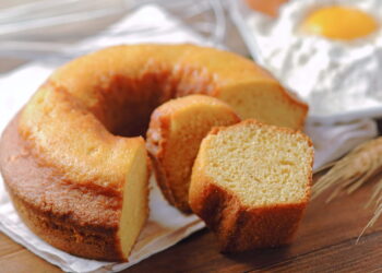 Bolo de laranja com manteiga