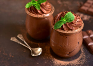 Mousse de chocolate com leite condensado