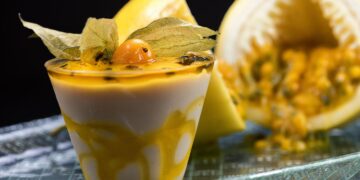 Mousse de maracujá com iogurte