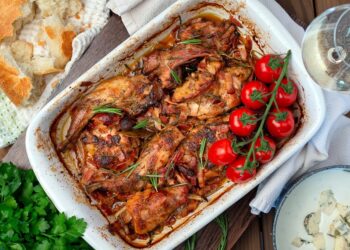 Coelho assado no forno