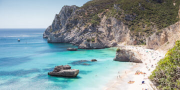 praias perto de lisboa