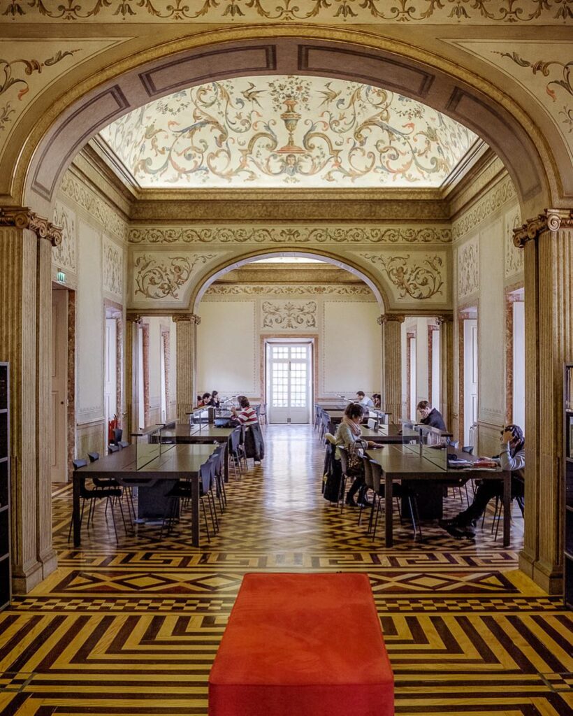 Biblioteca do Palácio das Galveias
