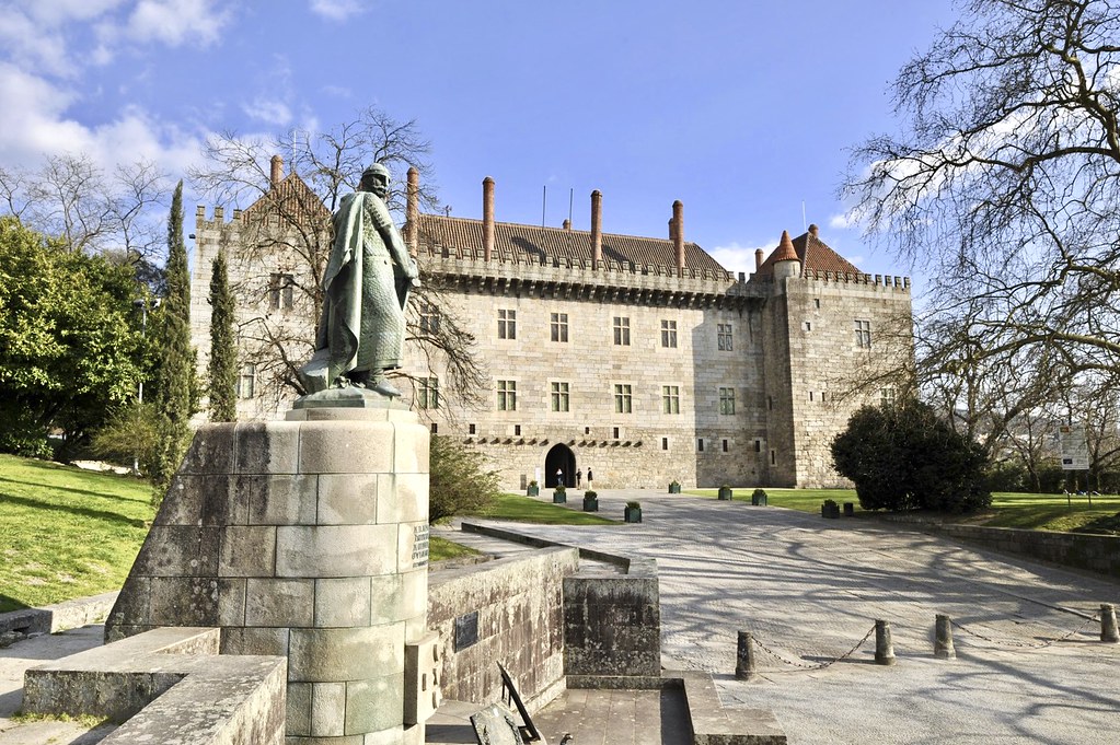 Paço dos Duques de Bragança (Guimarães)