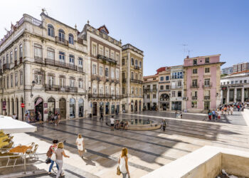 praças mais bonitas de portugal