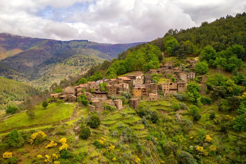 trilhos aldeias de xisto serra da lousã