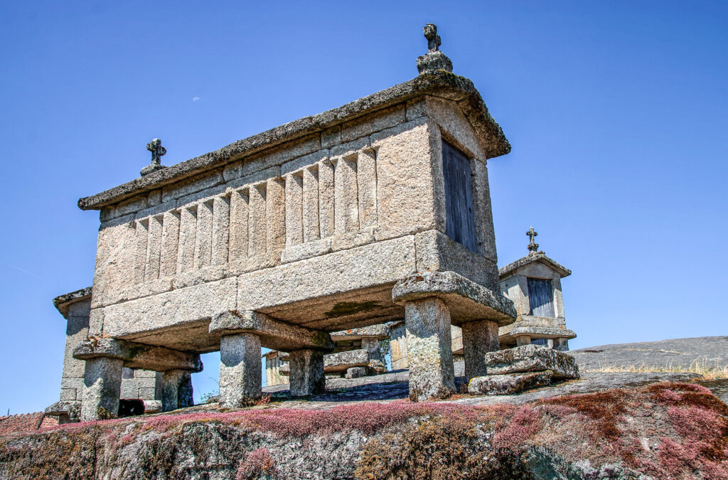 espigueiros gerês