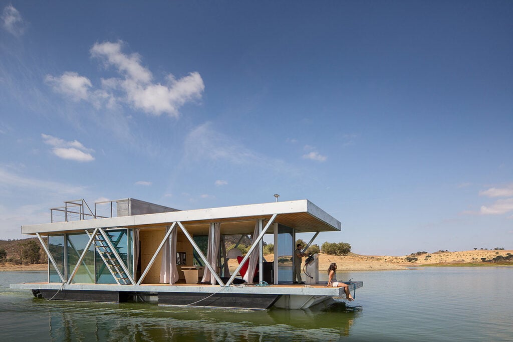 Barcos Casa no Lago Alqueva – Amieira Marina