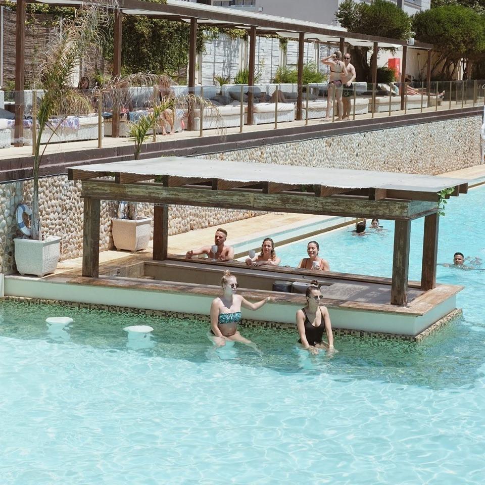 Reverse Pool & Beach (antiga piscina do Tamariz)