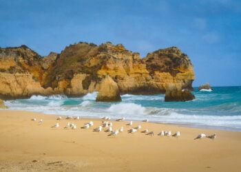 melhores praias de Alvor