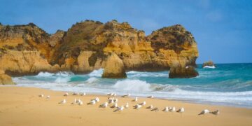 melhores praias de Alvor