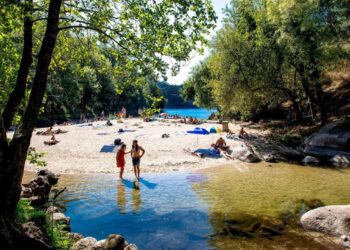 Praia Fluvial da Albufeira da Queimadela: um paraíso para descobrir em Fafe