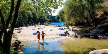 Praia Fluvial da Albufeira da Queimadela: um paraíso para descobrir em Fafe