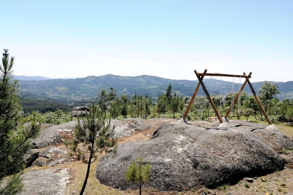 Baloiço de Pinheiro (Vieira do Minho)