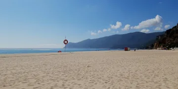 Praia da Figueirinha