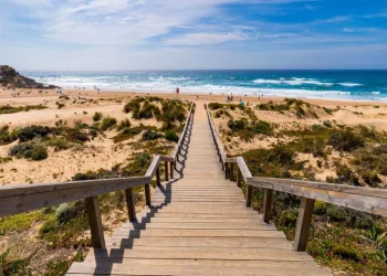 Praia de Monte Clérigo