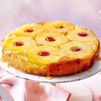 Bolo de ananás húmido e fofinho