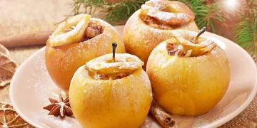 Maçã assada no forno com mel e canela