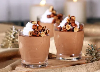 Mousse de chocolate com avelãs