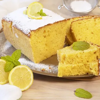 Bolo de limão e canela