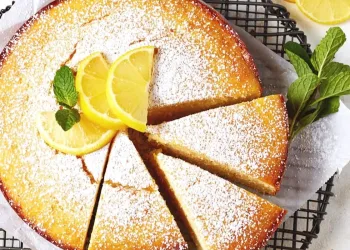 Bolo de requeijão e limão