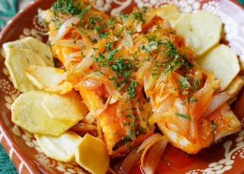 Bacalhau no forno com cebolada