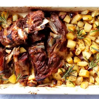 Borrego assado no forno à Alentejana
