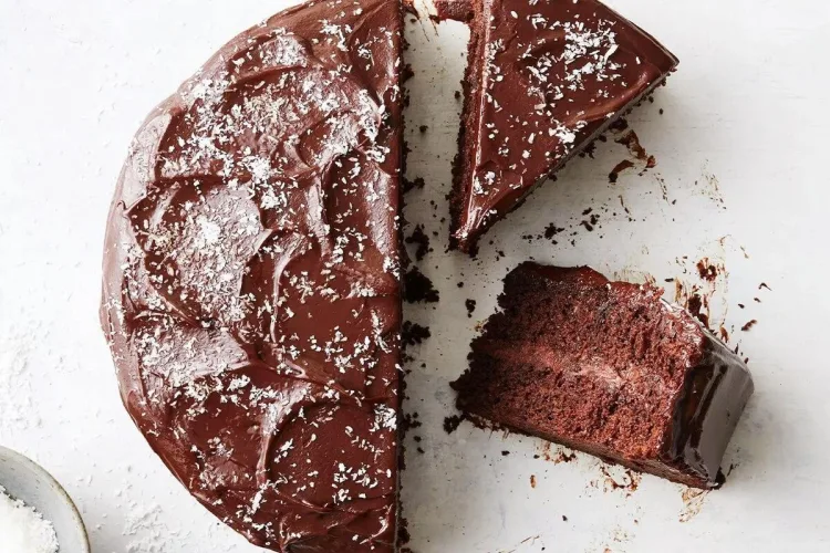 Bolo de chocolate e coco