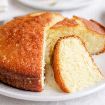 Bolo de limão e coco