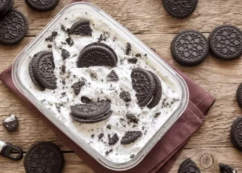 Mousse de Oreo com iogurte