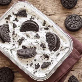 Mousse de Oreo com iogurte