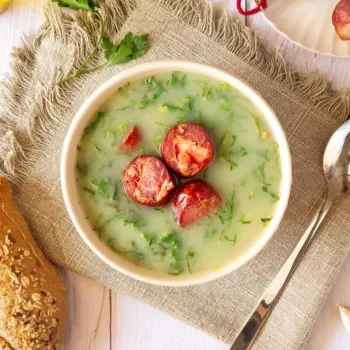 Caldo verde à moda do Minho