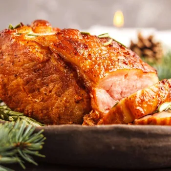 Pernil assado no forno à portuguesa